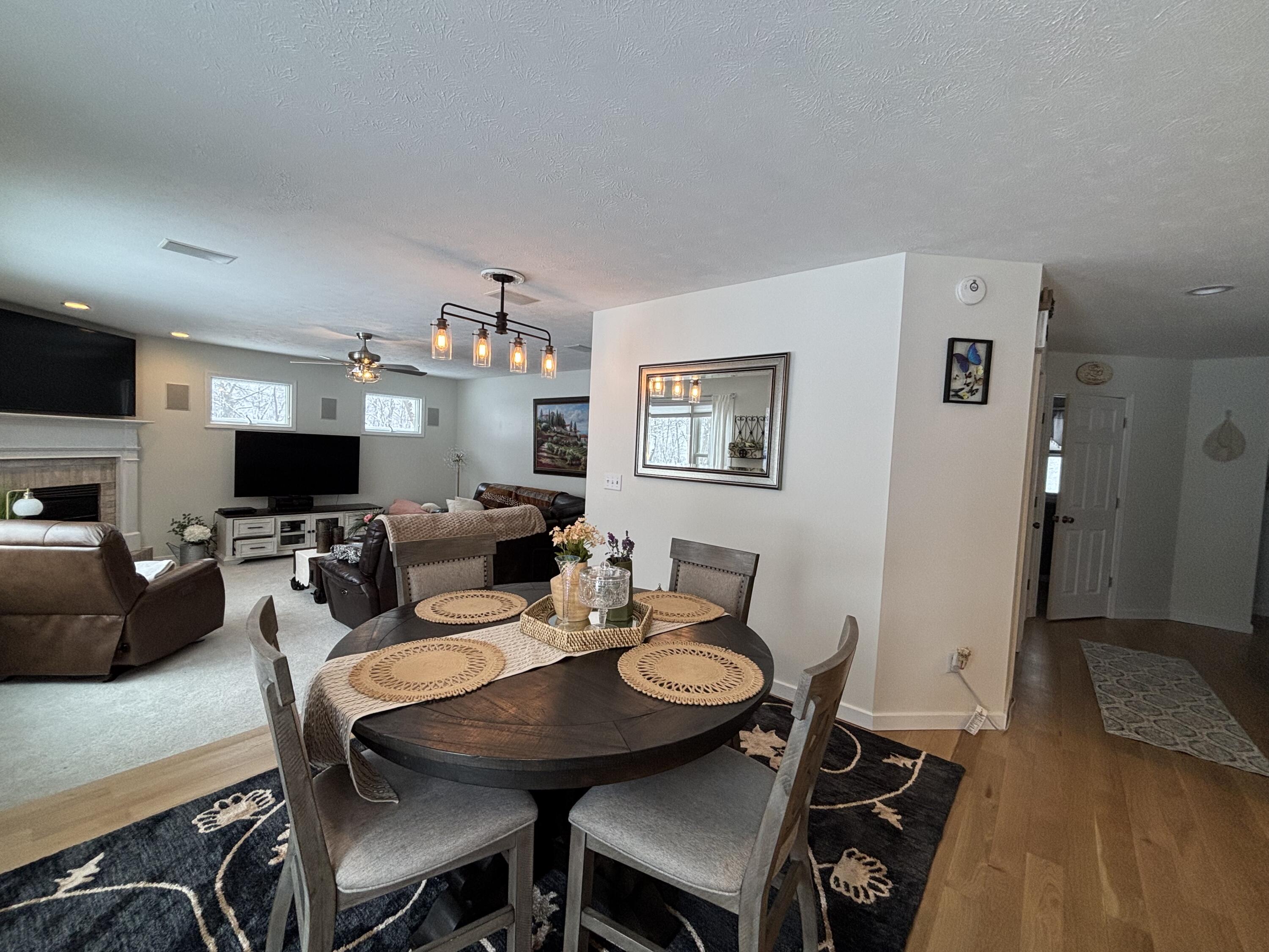 Niles, Michigan 49120, United States, 4 Bedrooms Bedrooms, ,3 BathroomsBathrooms,Residential,Pending,16428