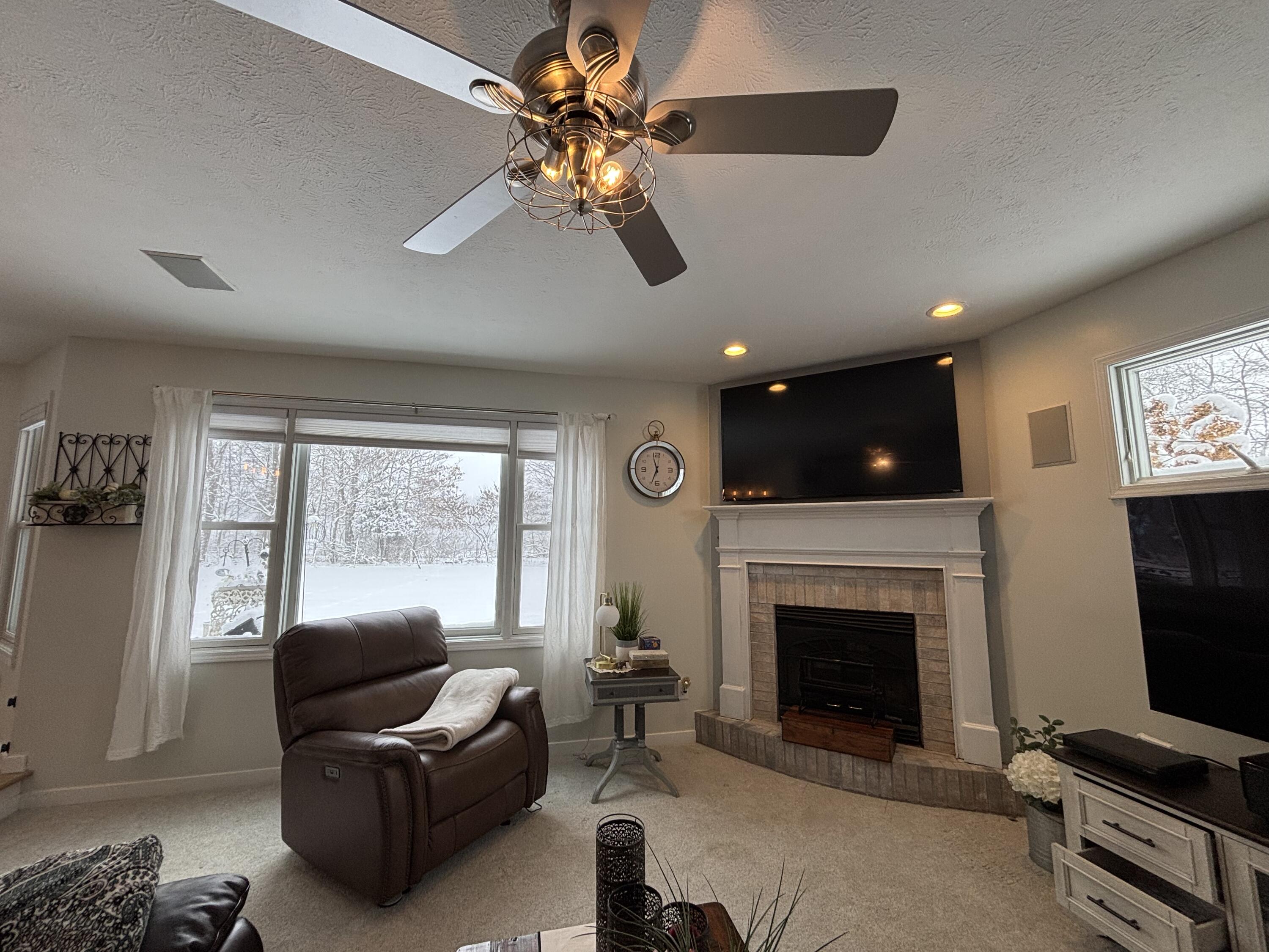 Niles, Michigan 49120, United States, 4 Bedrooms Bedrooms, ,3 BathroomsBathrooms,Residential,Pending,16428