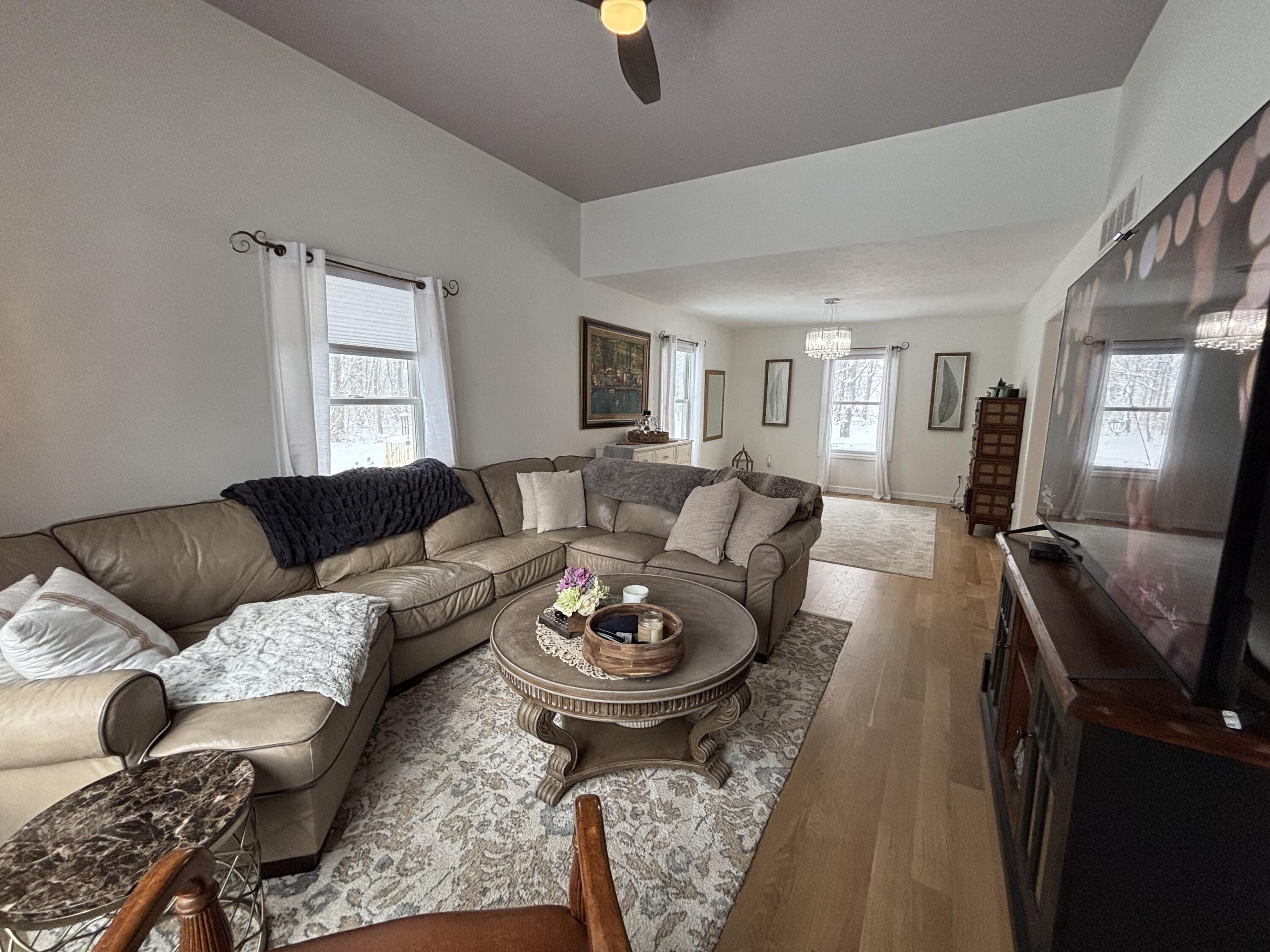 Niles, Michigan 49120, United States, 4 Bedrooms Bedrooms, ,3 BathroomsBathrooms,Residential,Pending,16428