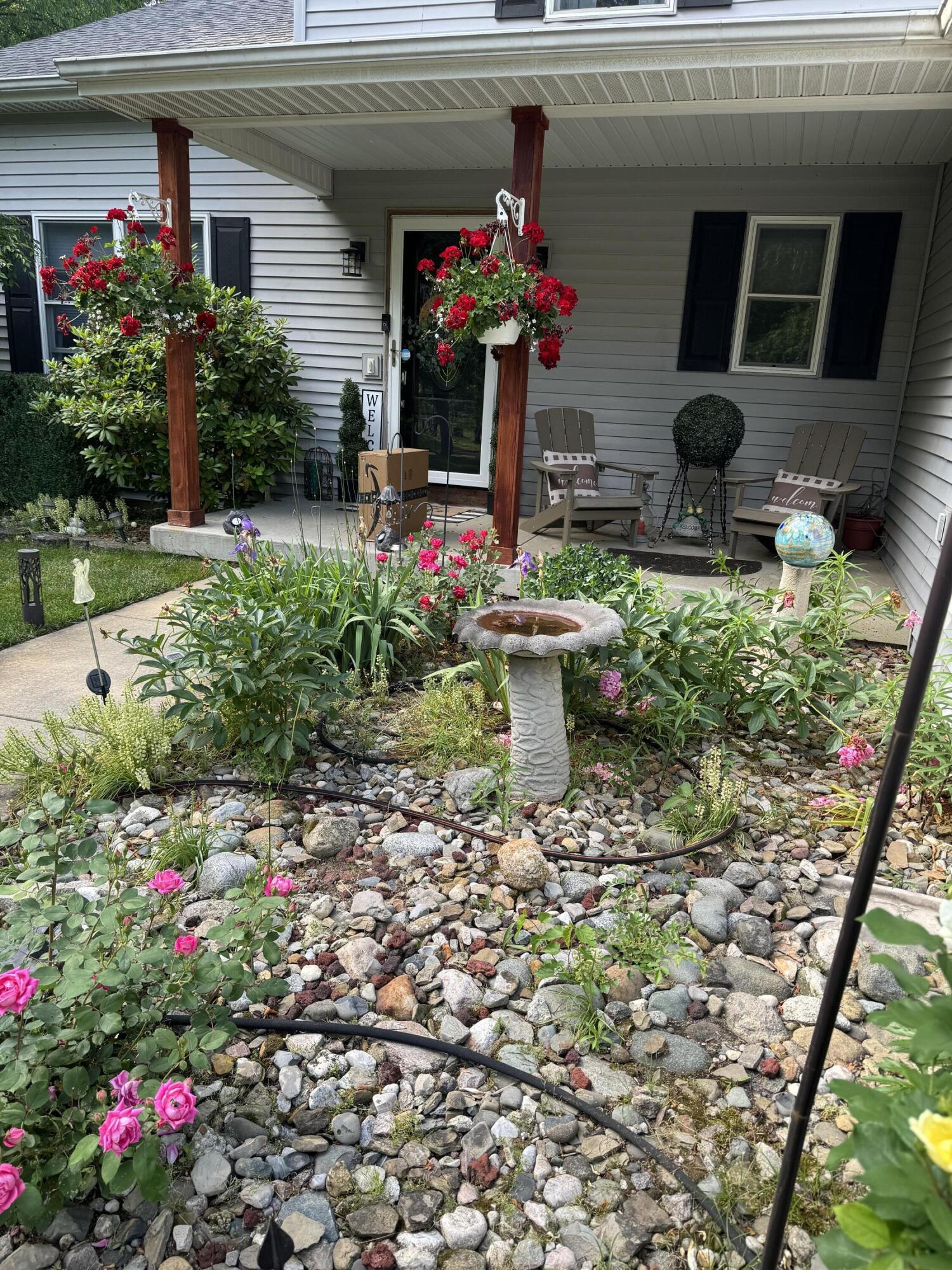 Niles, Michigan 49120, United States, 4 Bedrooms Bedrooms, ,3 BathroomsBathrooms,Residential,Pending,16428