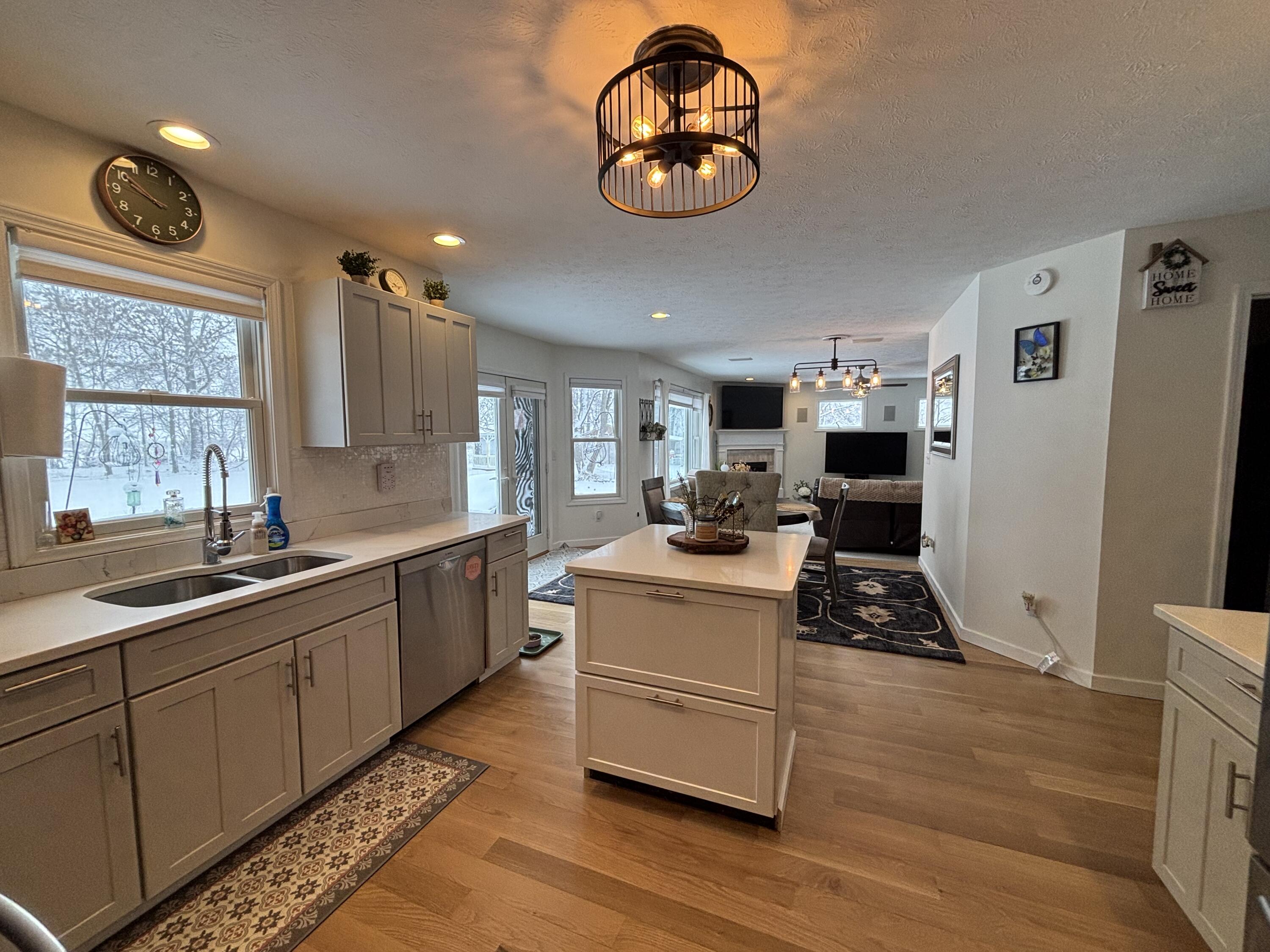 Niles, Michigan 49120, United States, 4 Bedrooms Bedrooms, ,3 BathroomsBathrooms,Residential,Pending,16428