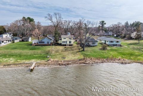 Photo of 14661 Mercury Drive, Grand Haven, MI 49417 (MLS # 26013457)