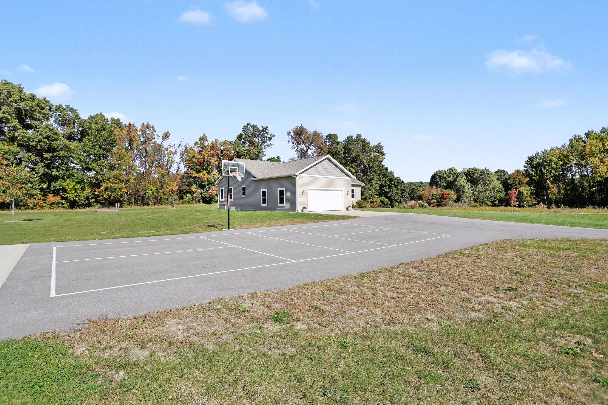 6715 Pine Road