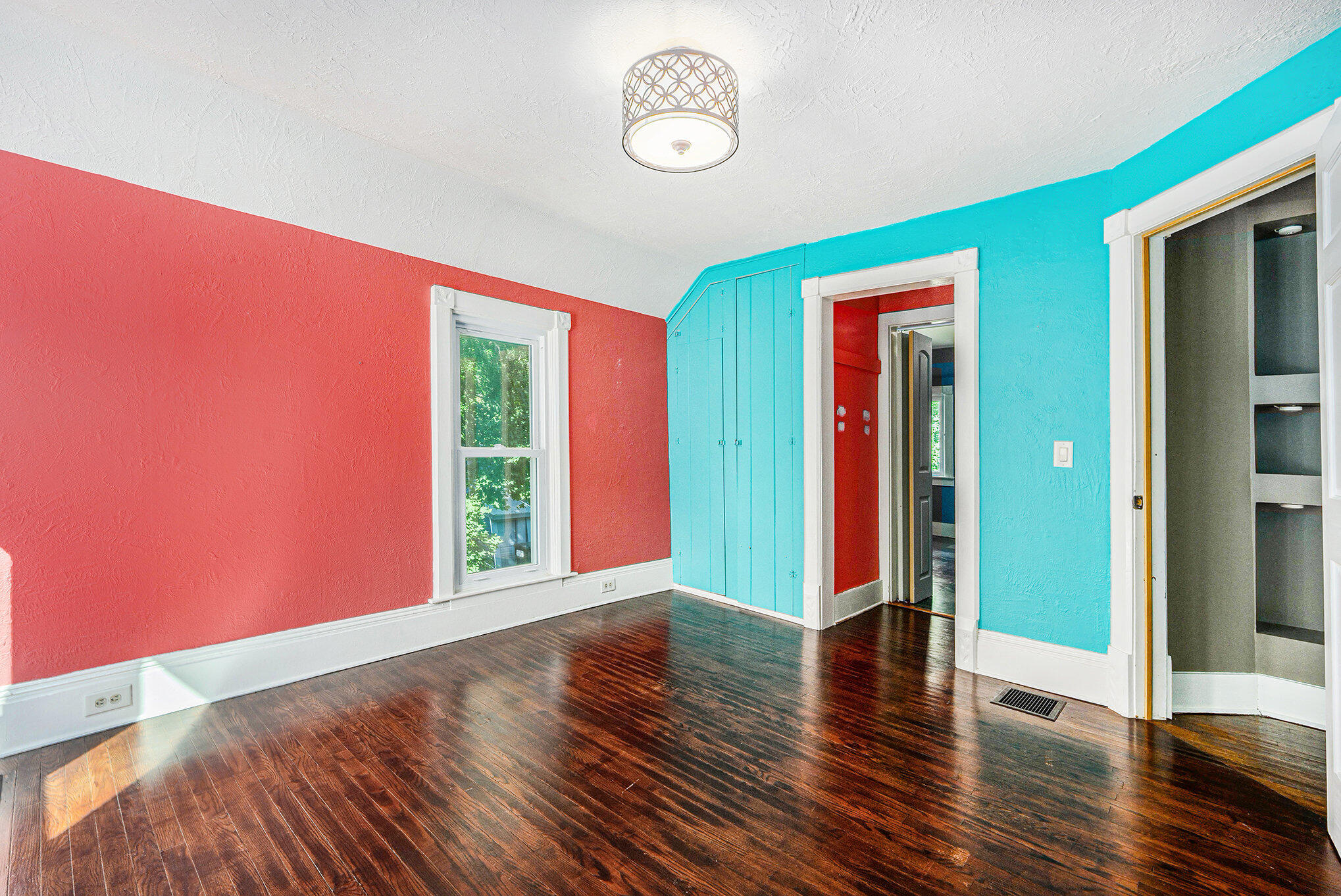 Kalamazoo, Michigan 49006, United States, 3 Bedrooms Bedrooms, ,2 BathroomsBathrooms,Residential,Pending,211187