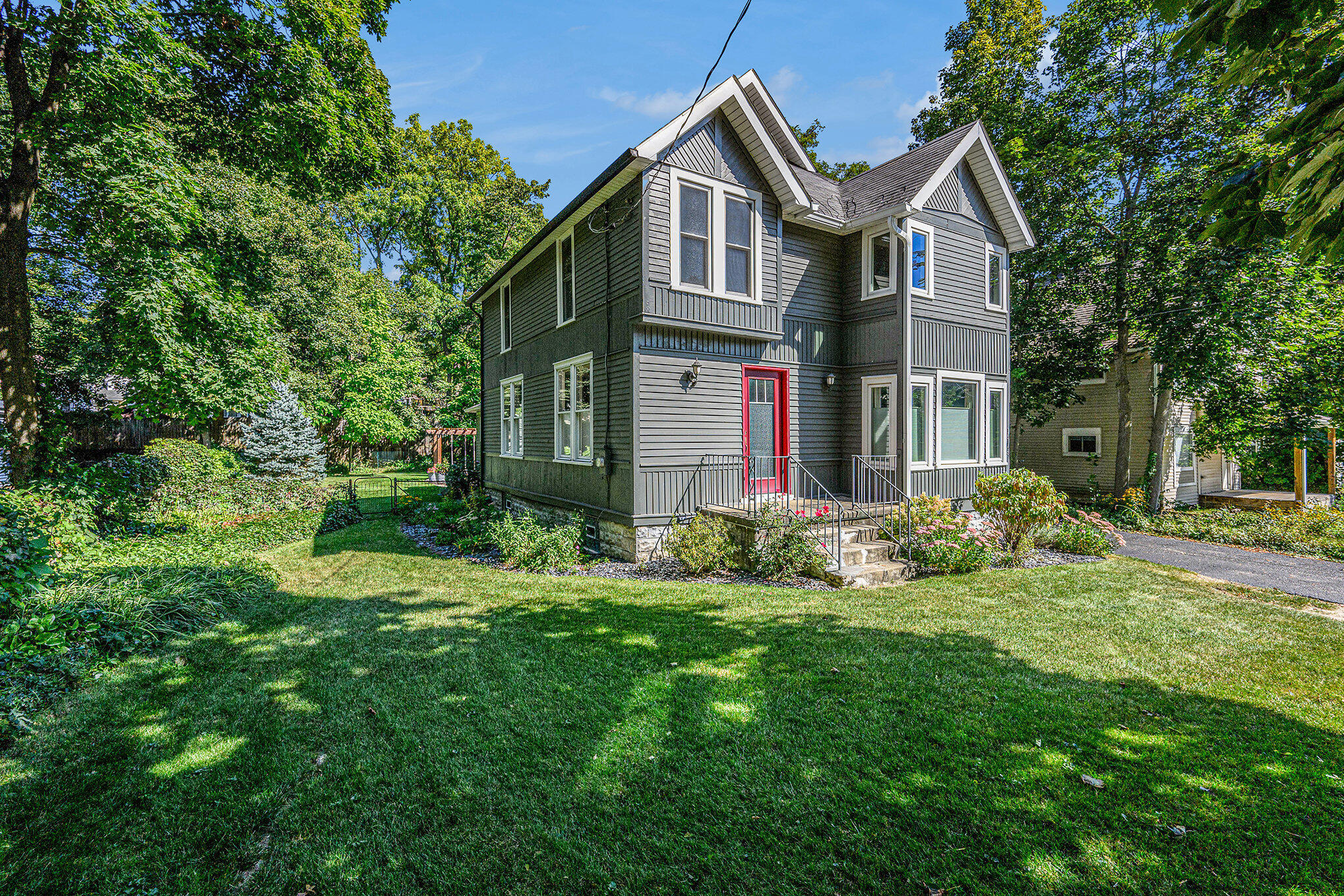 Kalamazoo, Michigan 49006, United States, 3 Bedrooms Bedrooms, ,2 BathroomsBathrooms,Residential,Pending,211187