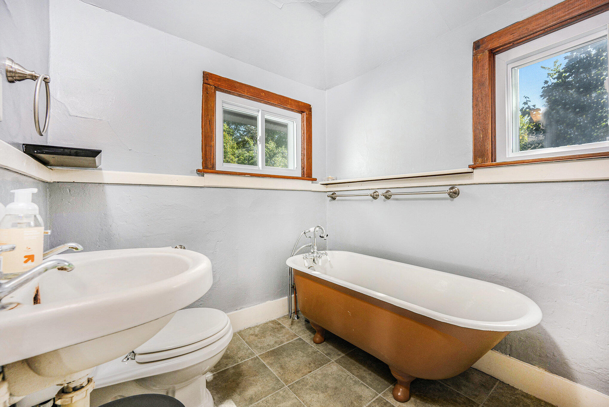 Kalamazoo, Michigan 49006, United States, 3 Bedrooms Bedrooms, ,2 BathroomsBathrooms,Residential,Pending,211187