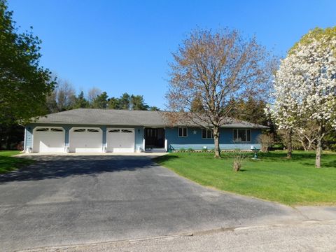Photo of 1576 Anthony Road, Manistee, MI 49660 (MLS # 26021605)