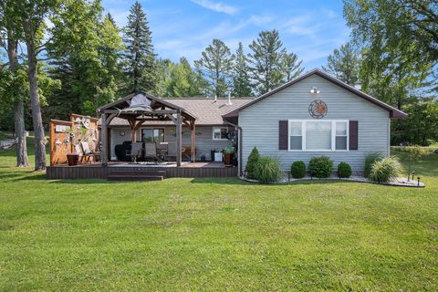 Photo of 18867 200th Avenue, Tustin, MI 49688 (MLS # 25038776)