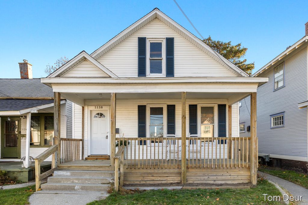 Photo of 1138 Sanford Street, Muskegon, MI 49441 (MLS # 25058275)