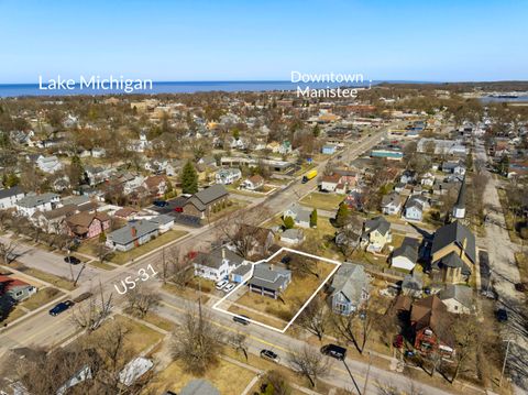 Photo of 314 5th Street, Manistee, MI 49660 (MLS # 26012753)