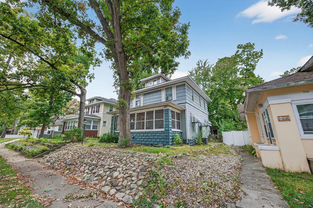 Photo of 540 Webster Street, Mishawaka, IN 46544 (MLS # 25051453)