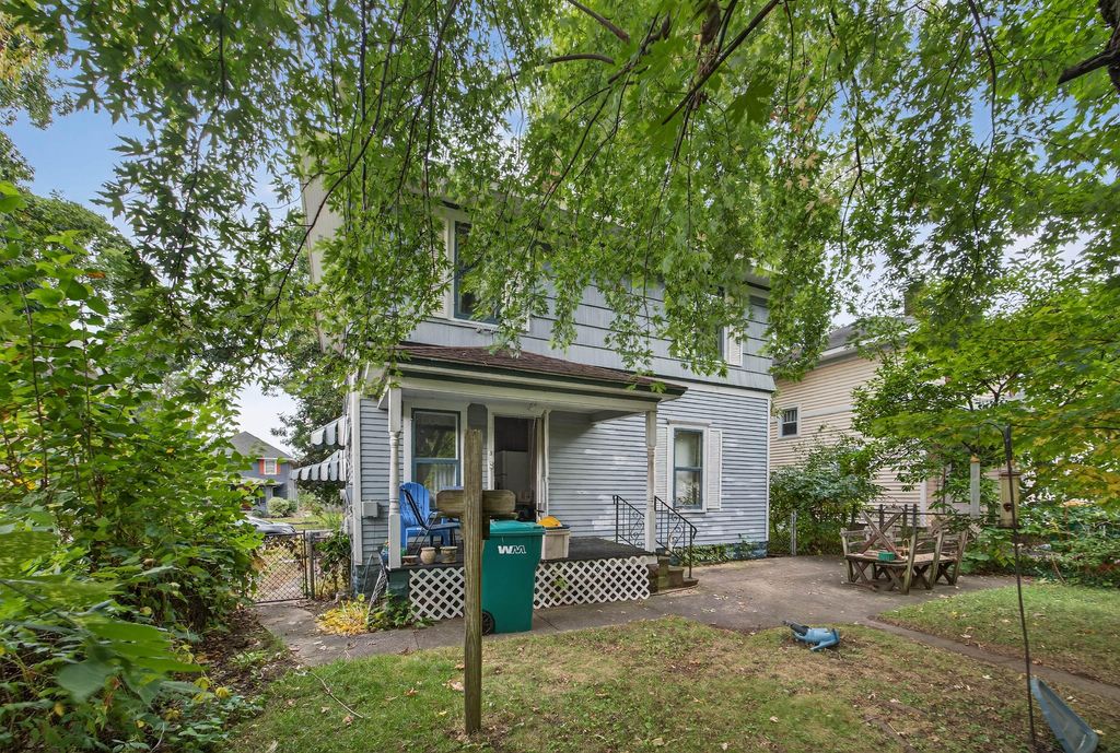 Photo of 540 Webster Street, Mishawaka, IN 46544 (MLS # 25051453)