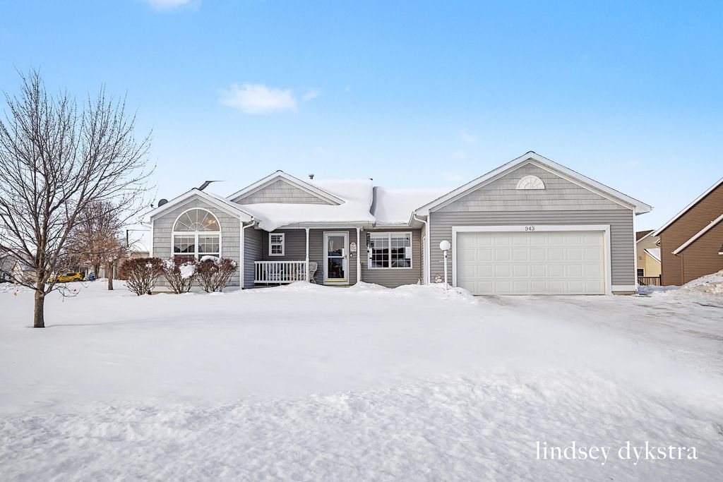 Photo of 943 Red Tail Drive, Coopersville, MI 49404 (MLS # 26005018)
