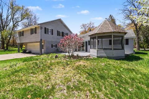 Photo of 6665 Lakeshore Road, Manistee, MI 49660 (MLS # 26023228)
