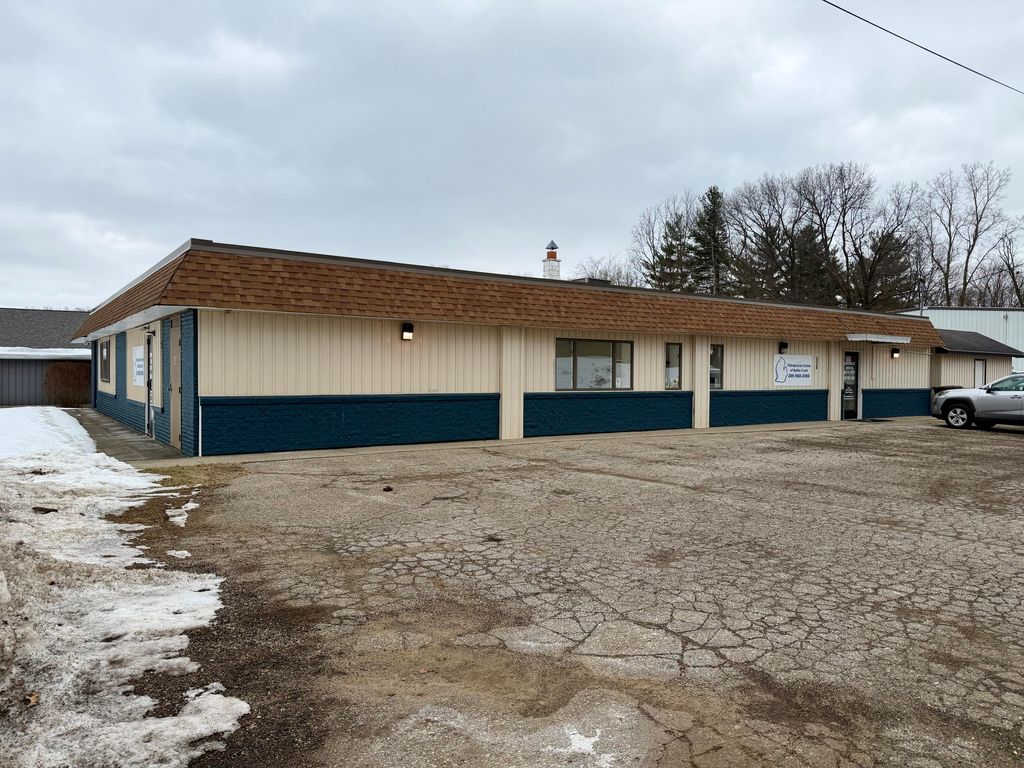 Photo of 510 E Columbia Avenue, Battle Creek, MI 49014 (MLS # 26005071)