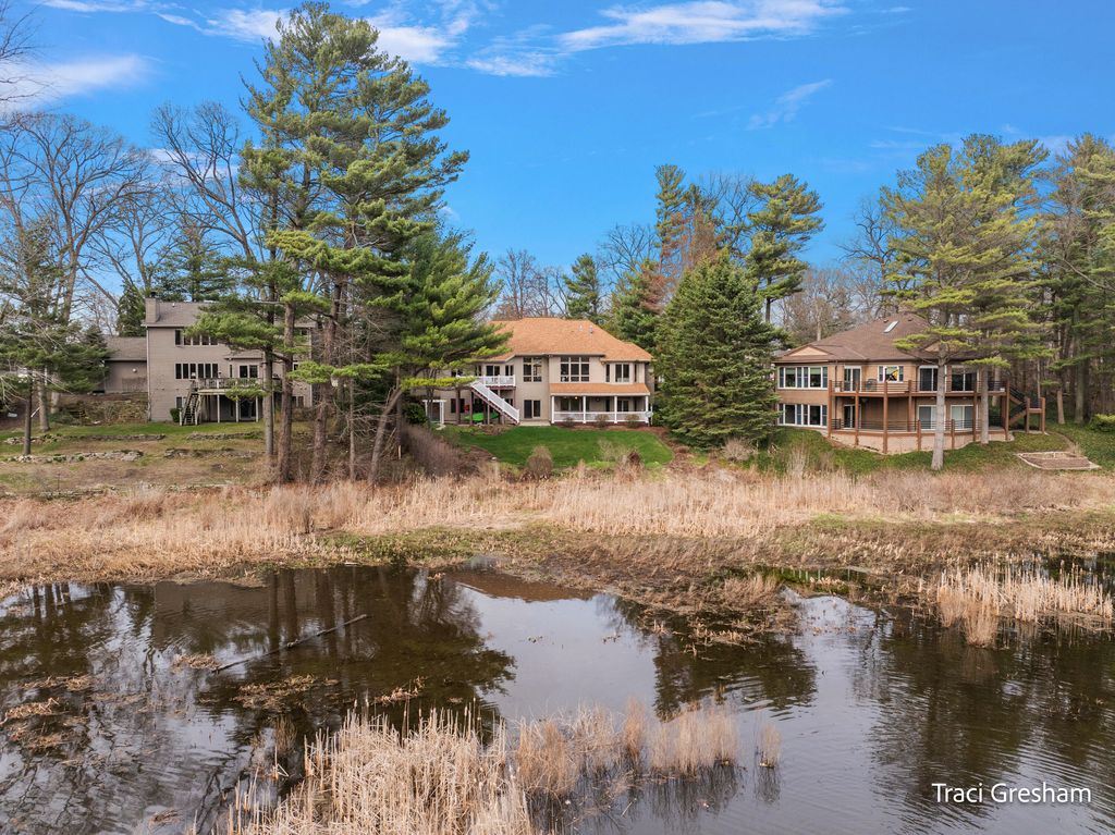 Photo of 15462 Oak Point Drive, Spring Lake, MI 49456 (MLS # 26015787)
