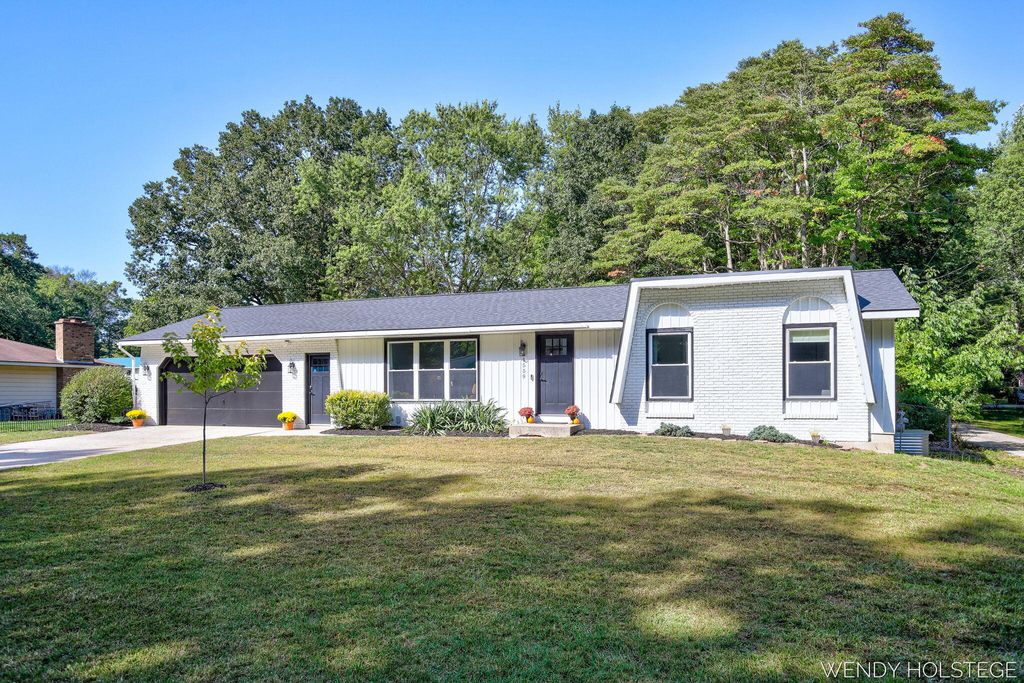 Photo of 1559 Post Avenue, Holland, MI 49424 (MLS # 25050226)