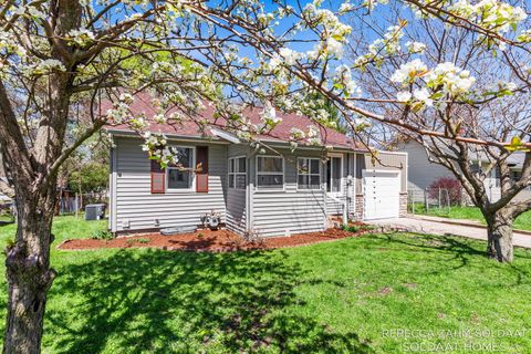 Photo of 1311 Calgary Street NE, Grand Rapids, MI 49505 (MLS # 26017458)