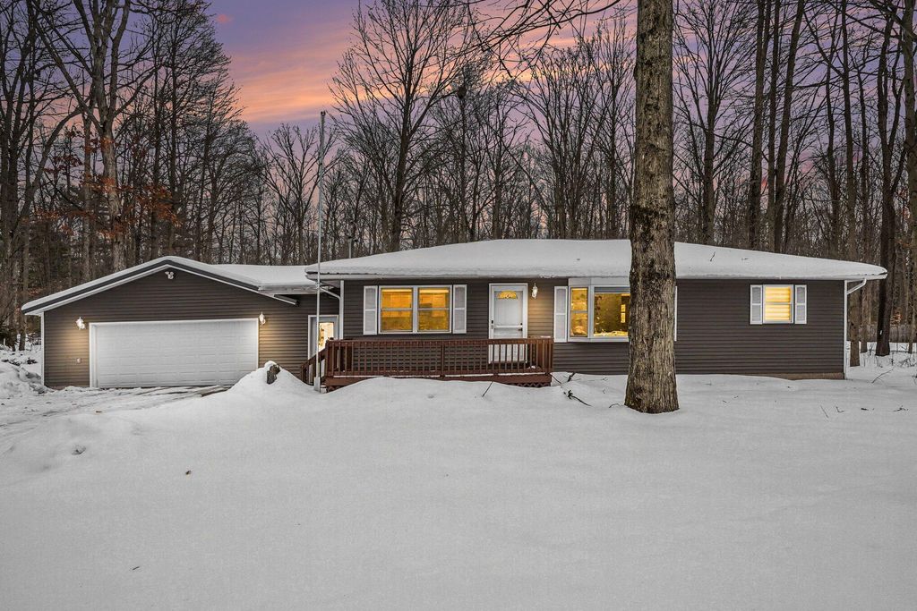 Photo of 18412 148th Avenue, Spring Lake, MI 49456 (MLS # 26005231)