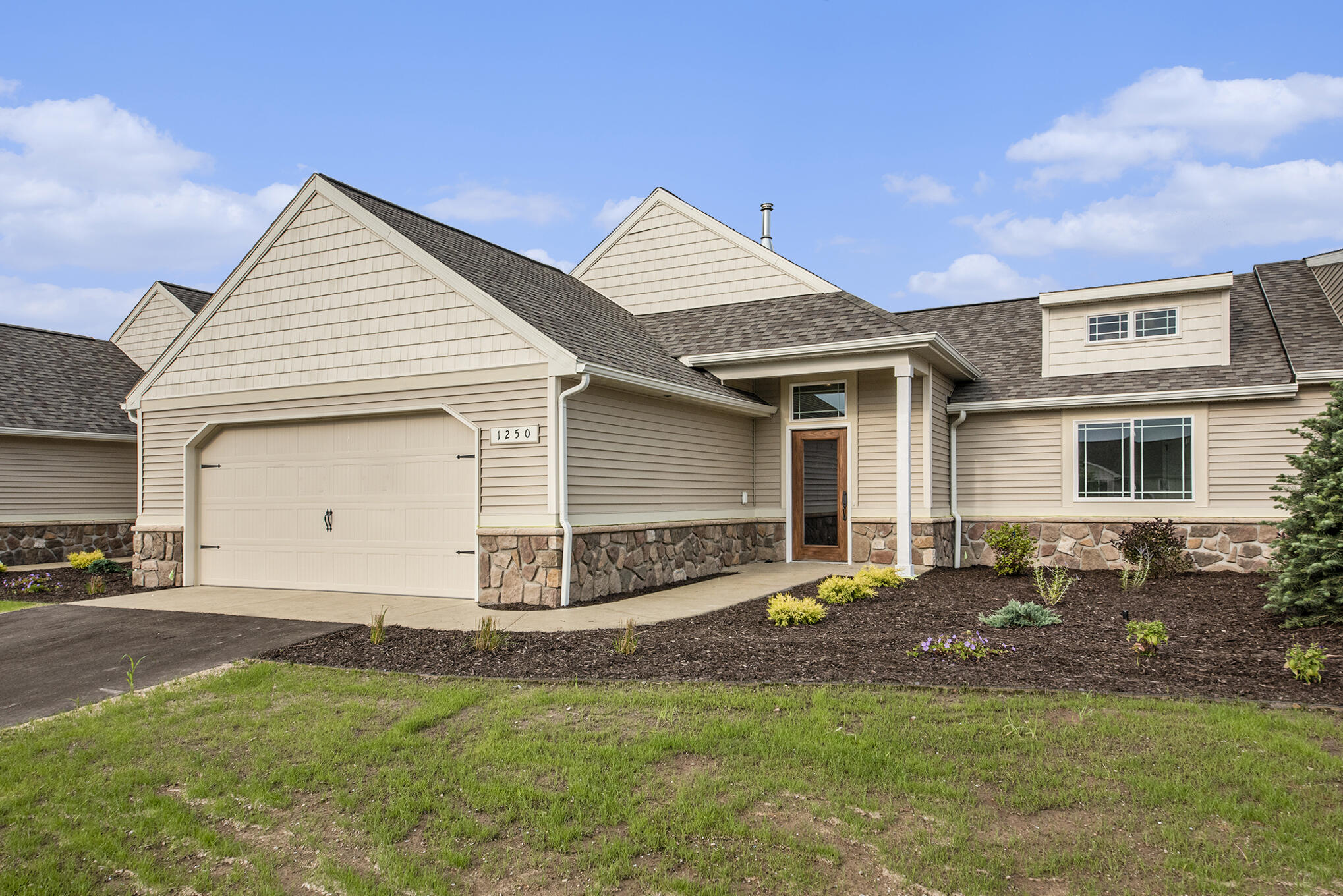 View Byron Center, MI 49315 condo