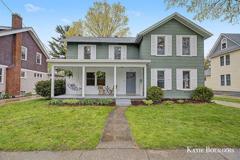 Photo of 132 N Monroe Street, Rockford, MI 49341 (MLS # 26018992)