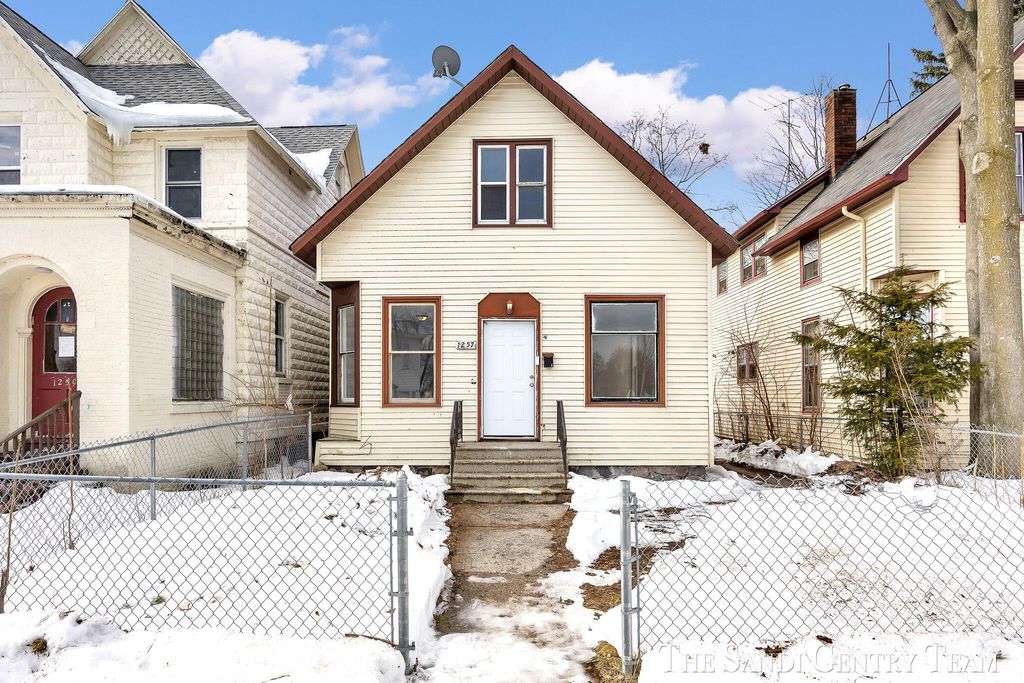 Photo of 1257 3rd Street, Muskegon, MI 49441 (MLS # 26005983)