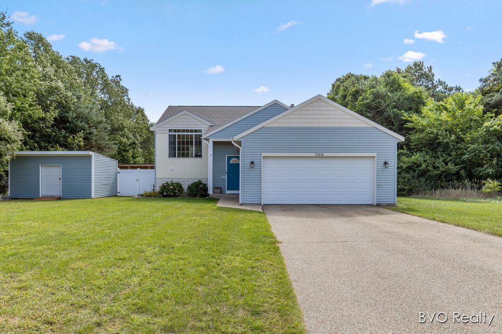 Photo of 15448 Meadowlark Drive, Grand Haven, MI 49417 (MLS # 25045867)