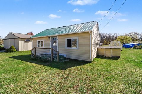 Photo of 203 5th Street, Eastlake, MI 49626 (MLS # 26020747)