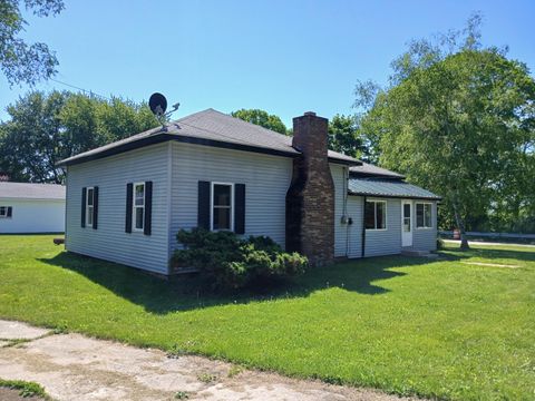 Photo of 409 S Scott Street, Scottville, MI 49454 (MLS # 26025464)