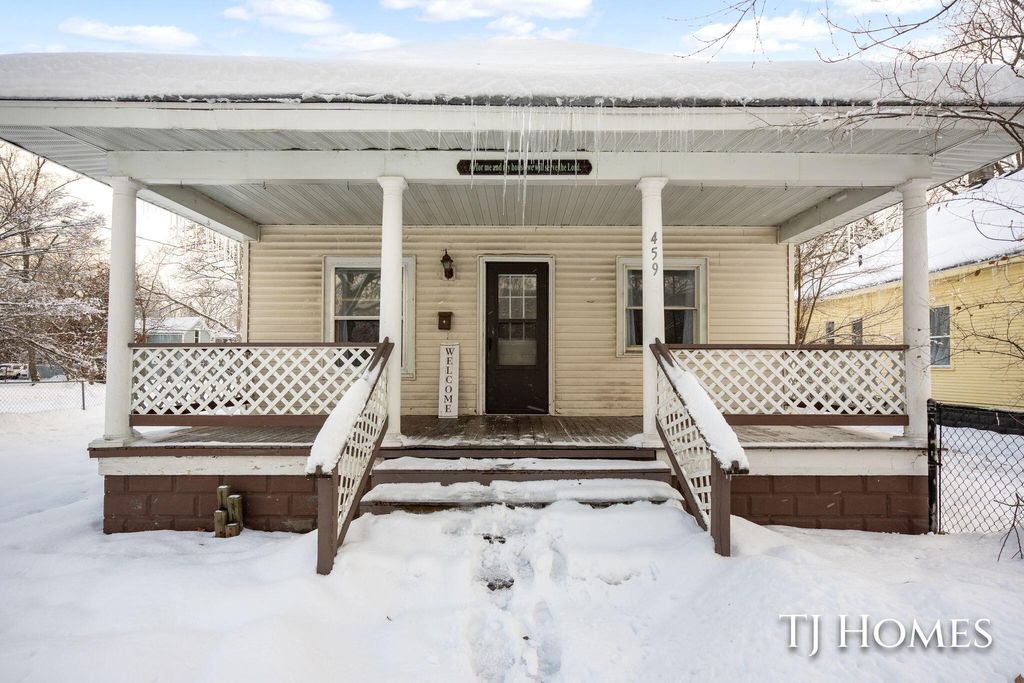 Photo of 459 Ada Avenue, Muskegon, MI 49442 (MLS # 25061765)