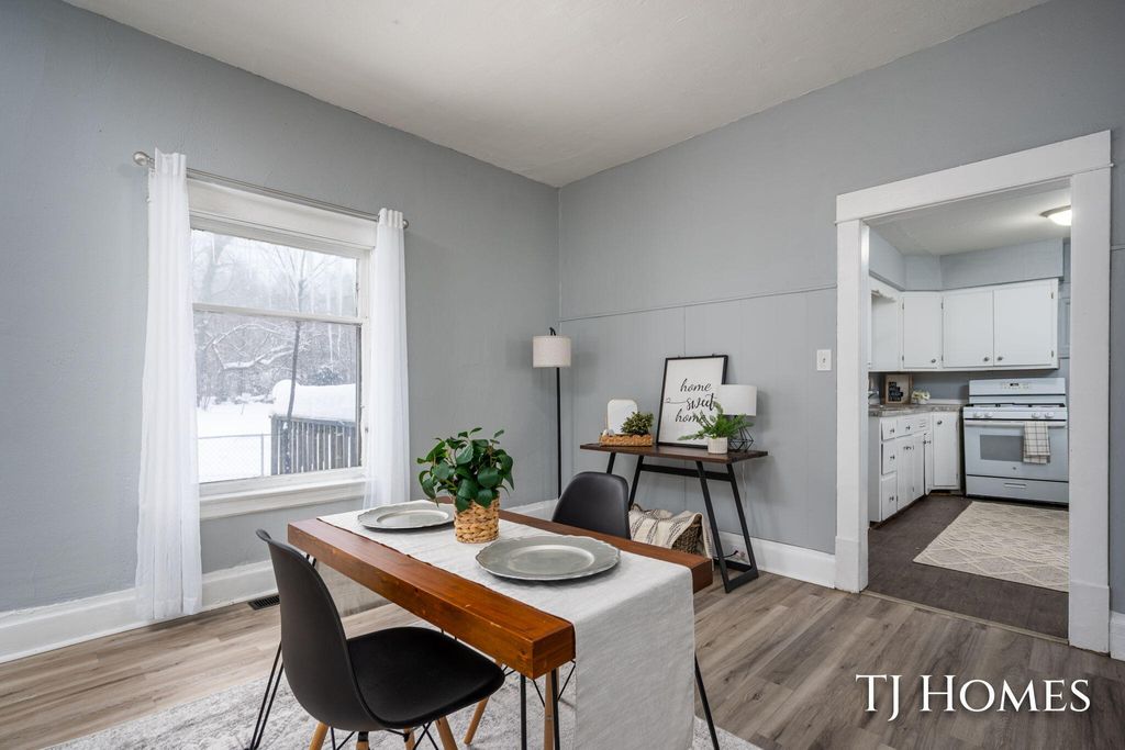 Photo of 459 Ada Avenue, Muskegon, MI 49442 (MLS # 25061765)