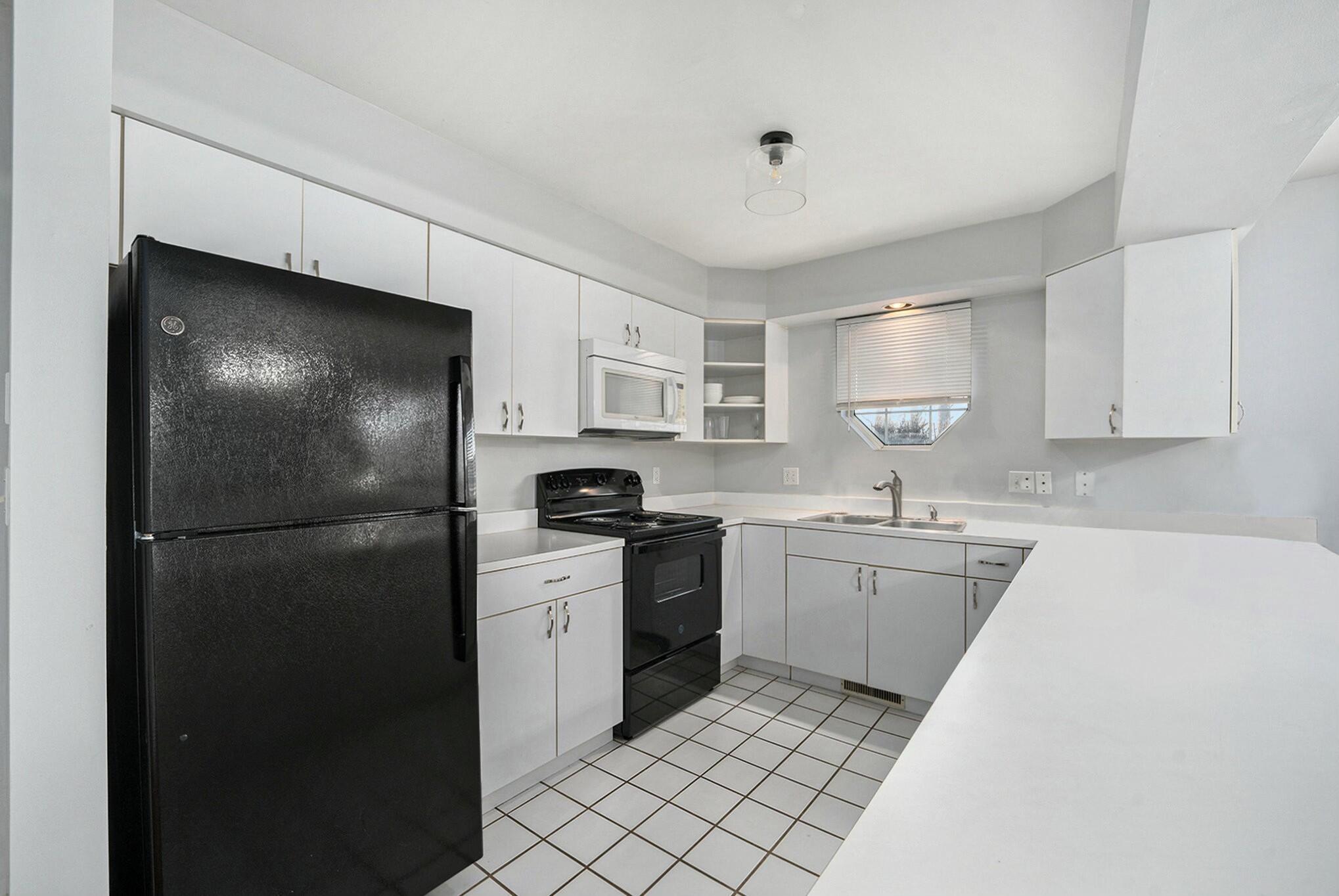 Portage, Michigan 49024, United States, 2 Bedrooms Bedrooms, ,2 BathroomsBathrooms,Residential,Active,15929