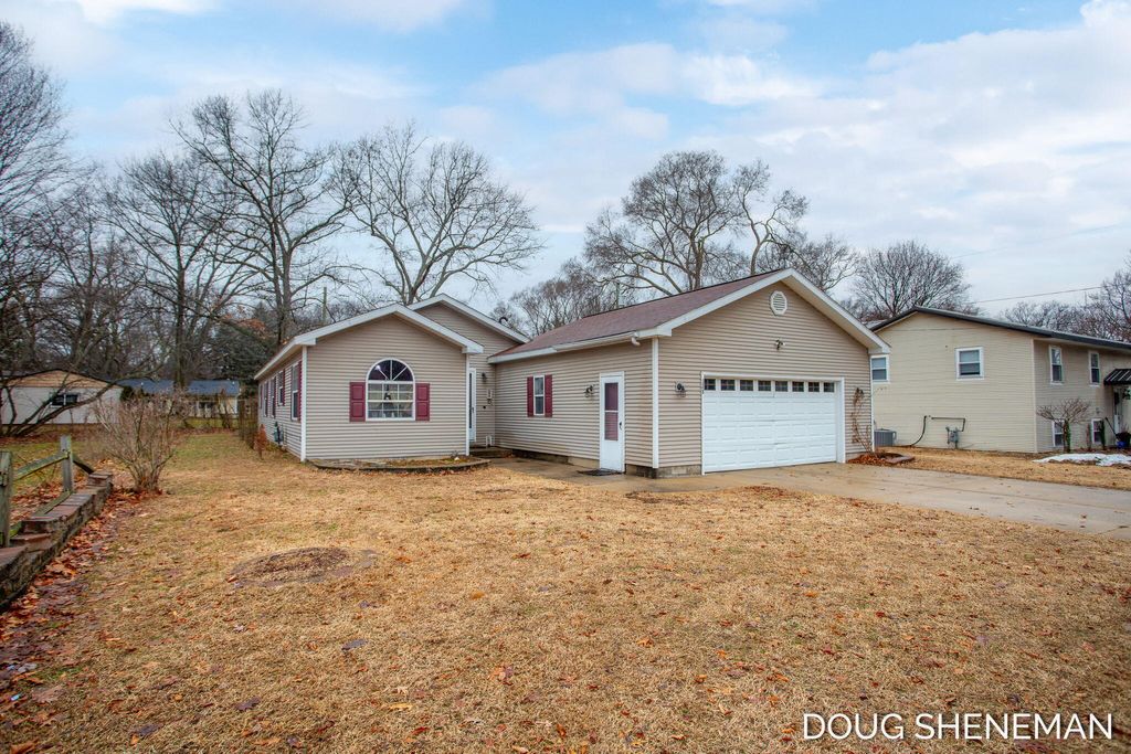 Photo of 128 129th Avenue, Holland, MI 49424 (MLS # 26006550)