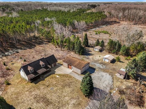 Photo of 619 S Amber Road, Scottville, MI 49454 (MLS # 26012507)