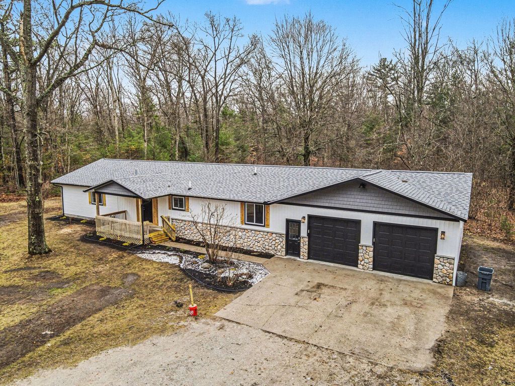 Photo of 4187 W Mcmillan Road, Muskegon, MI 49445 (MLS # 26010467)