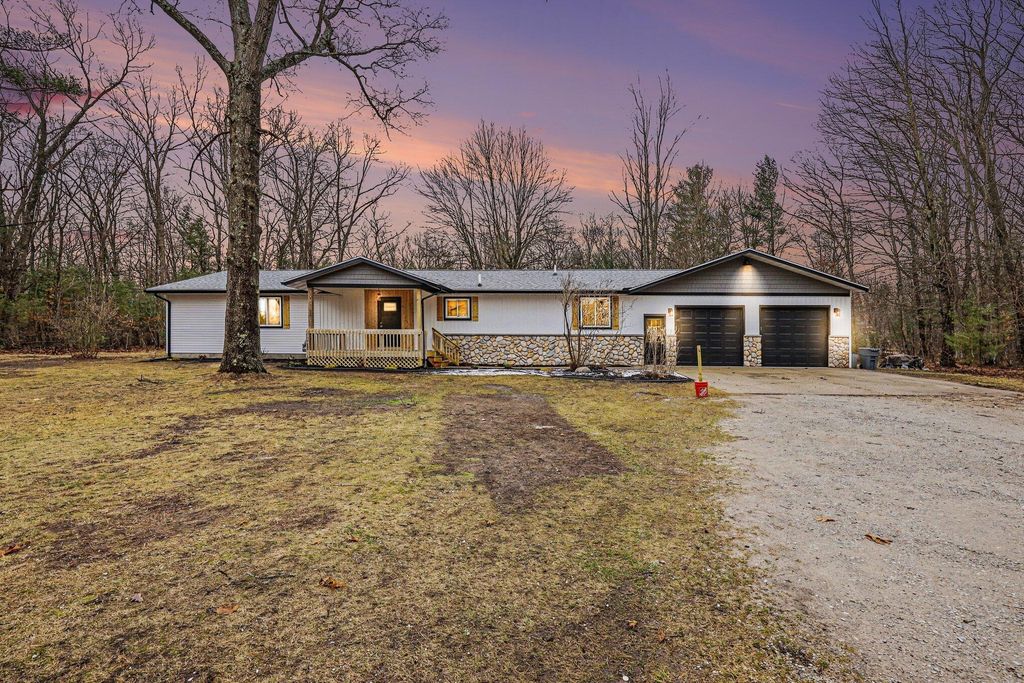 Photo of 4187 W Mcmillan Road, Muskegon, MI 49445 (MLS # 26010467)