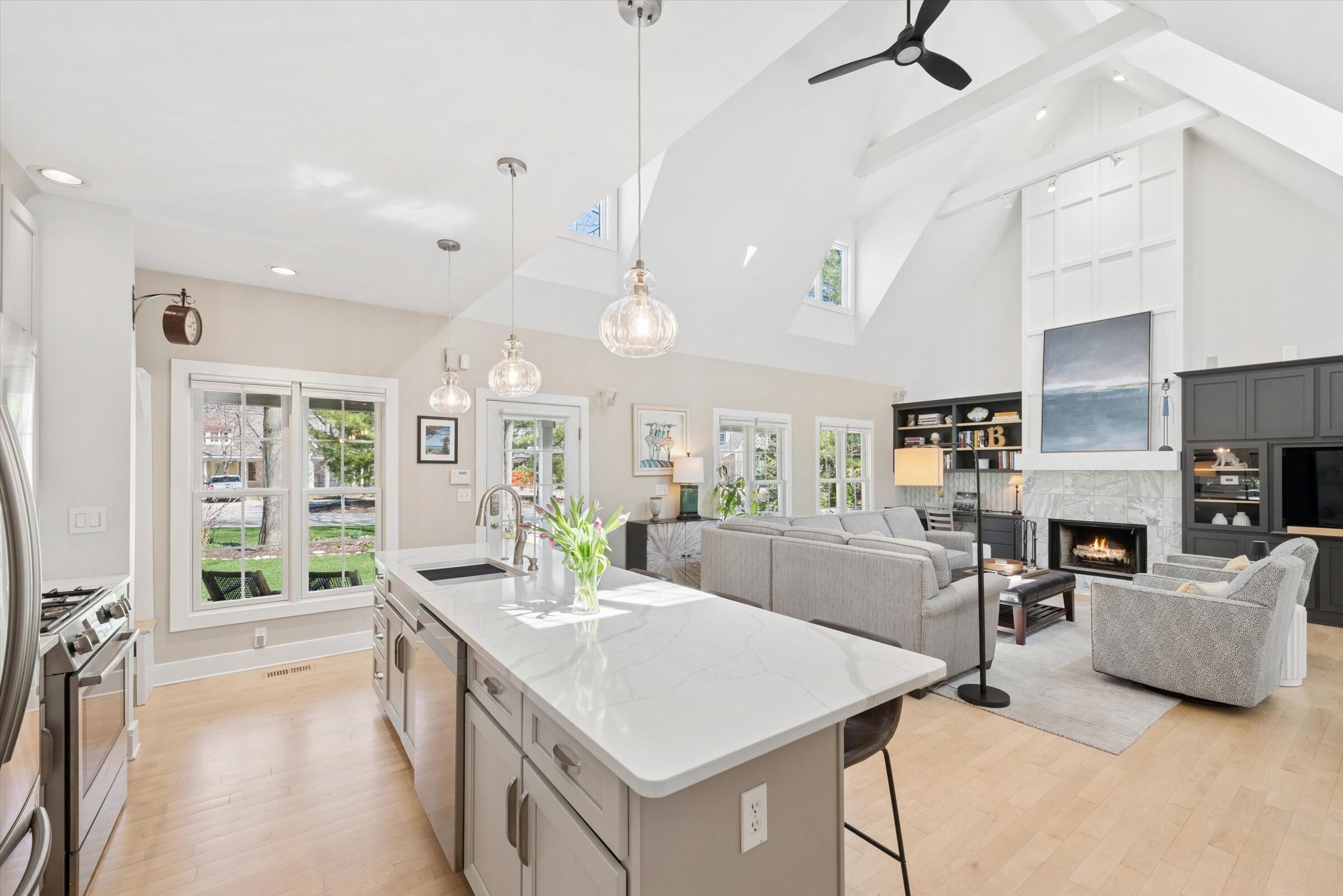 9948 Cottage Lane