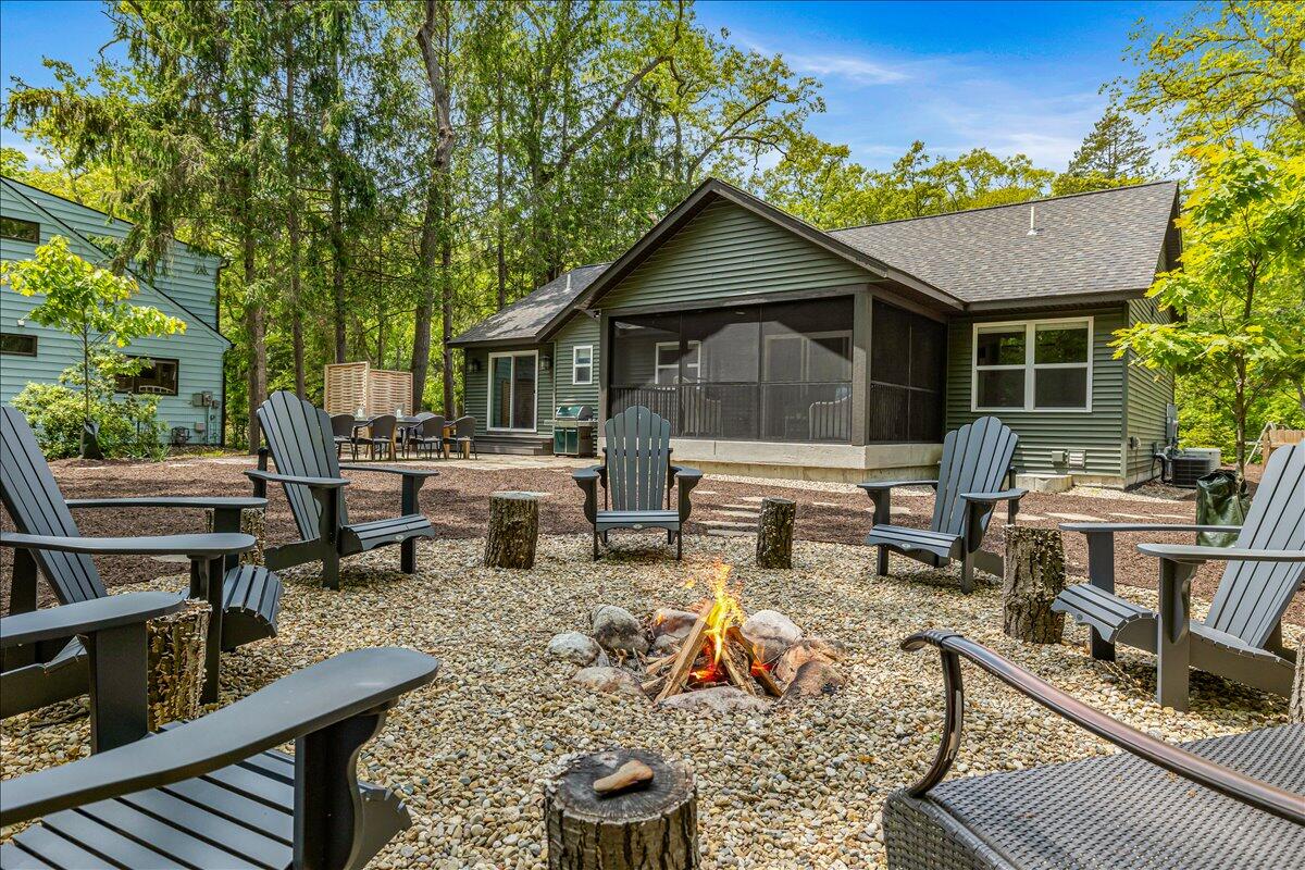 4067 Hillside Trail