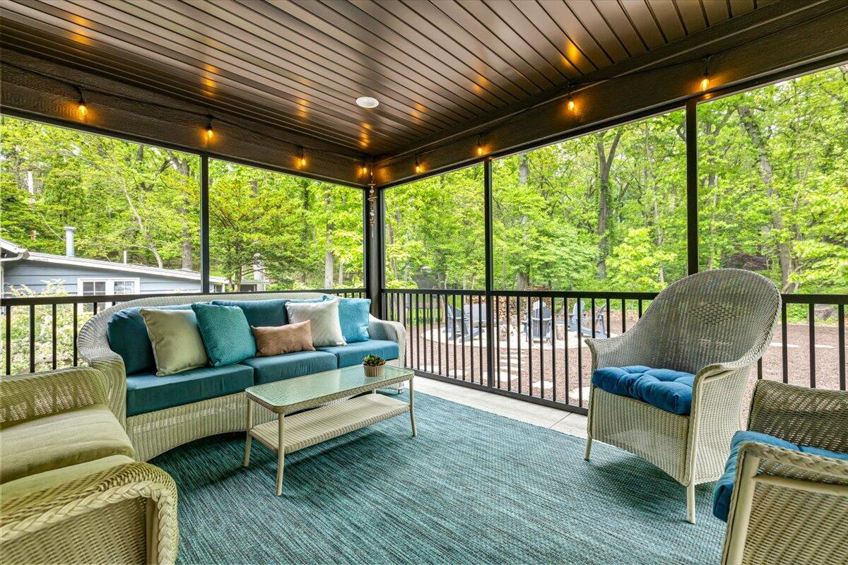 4067 Hillside Trail