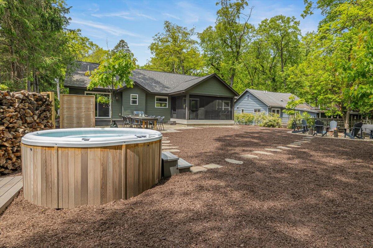 4067 Hillside Trail