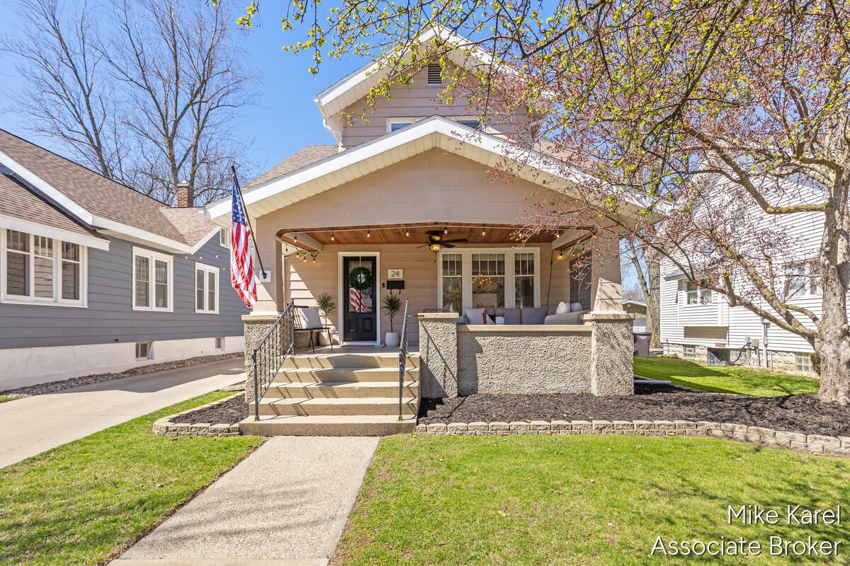 24 Pine Street, Zeeland, MI 49464 | MLS 26015530 | Listing Information ...
