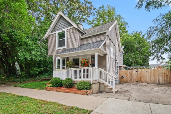 615 SHERMAN ST SE, GRAND RAPIDS, MI 49503 - Image 3d6bb7a86b8e86d458a29be54be2ad3d/3664900411