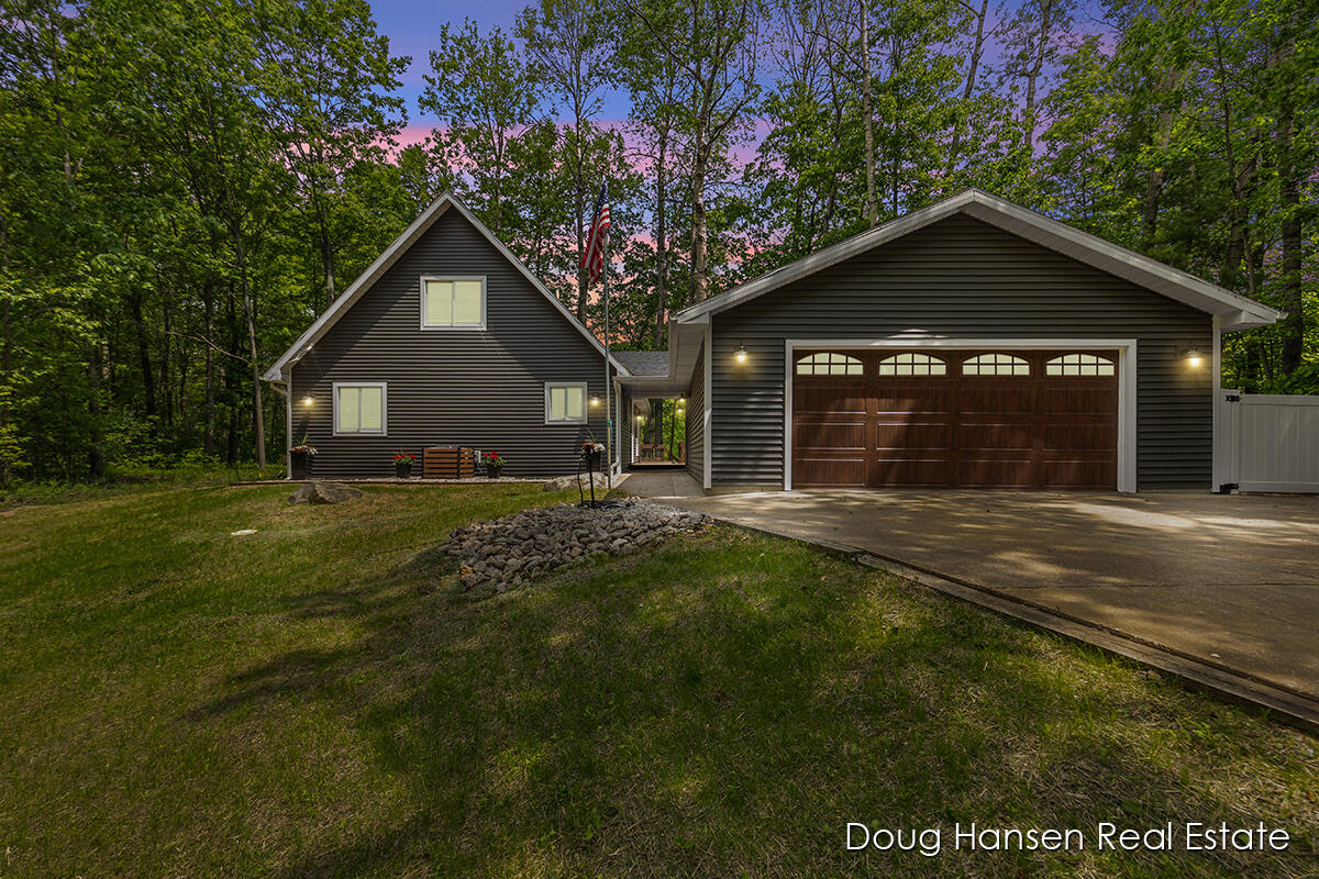 8120 Carriage Lane