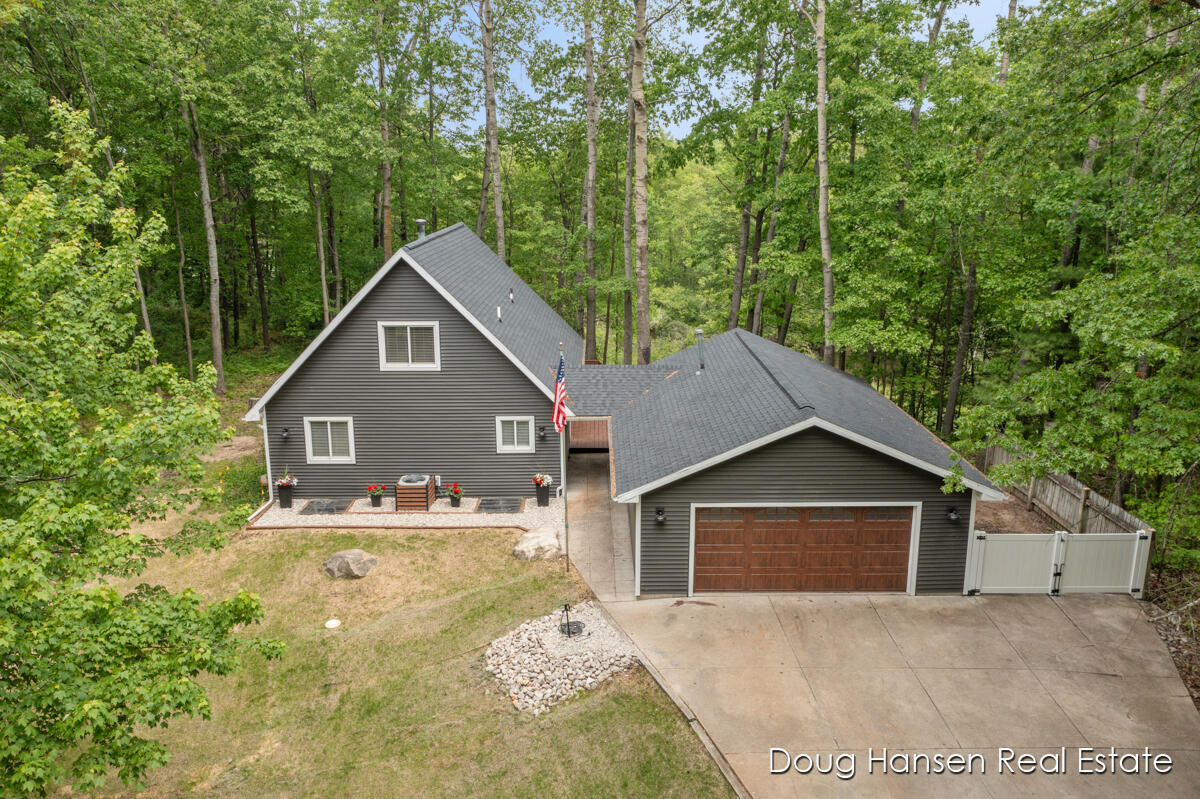 8120 Carriage Lane