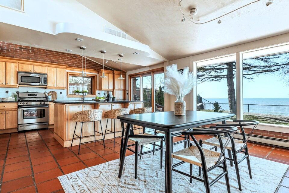 19279 Ravine Drive
