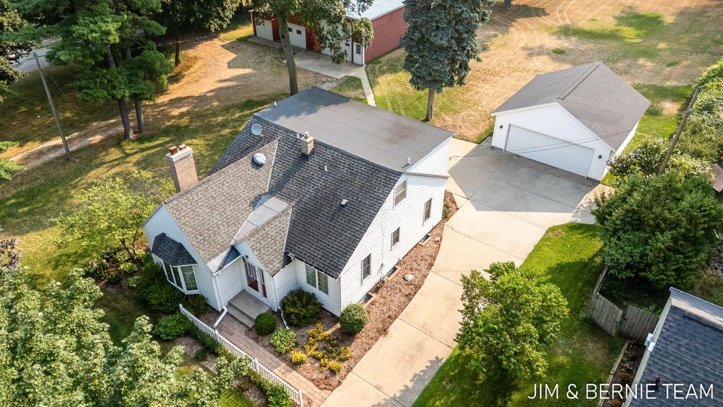 Photo of 239 Waverly Road, Holland, MI 49423 (MLS # 25040097)