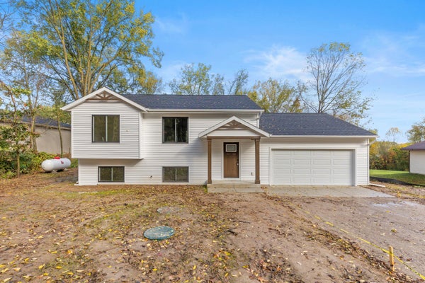 6250 W GUERNSEY LAKE ROAD, DELTON, MI 49046 - Image 3dbe4e7ef4d8f514b6a6b956b2c0cf93/2420797901