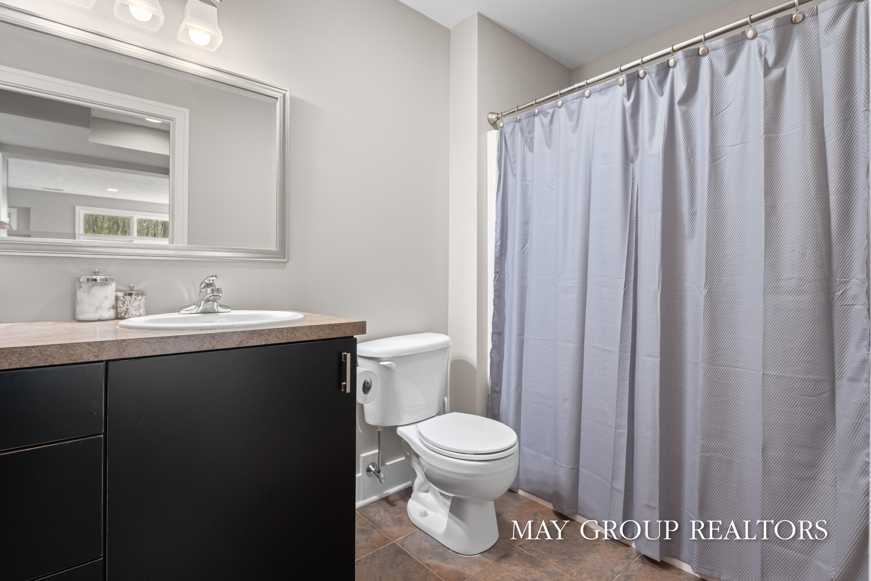 Ada, Michigan, 49301, United States, 5 Bedrooms Bedrooms, ,4 BathroomsBathrooms,Residential,Active,2036704