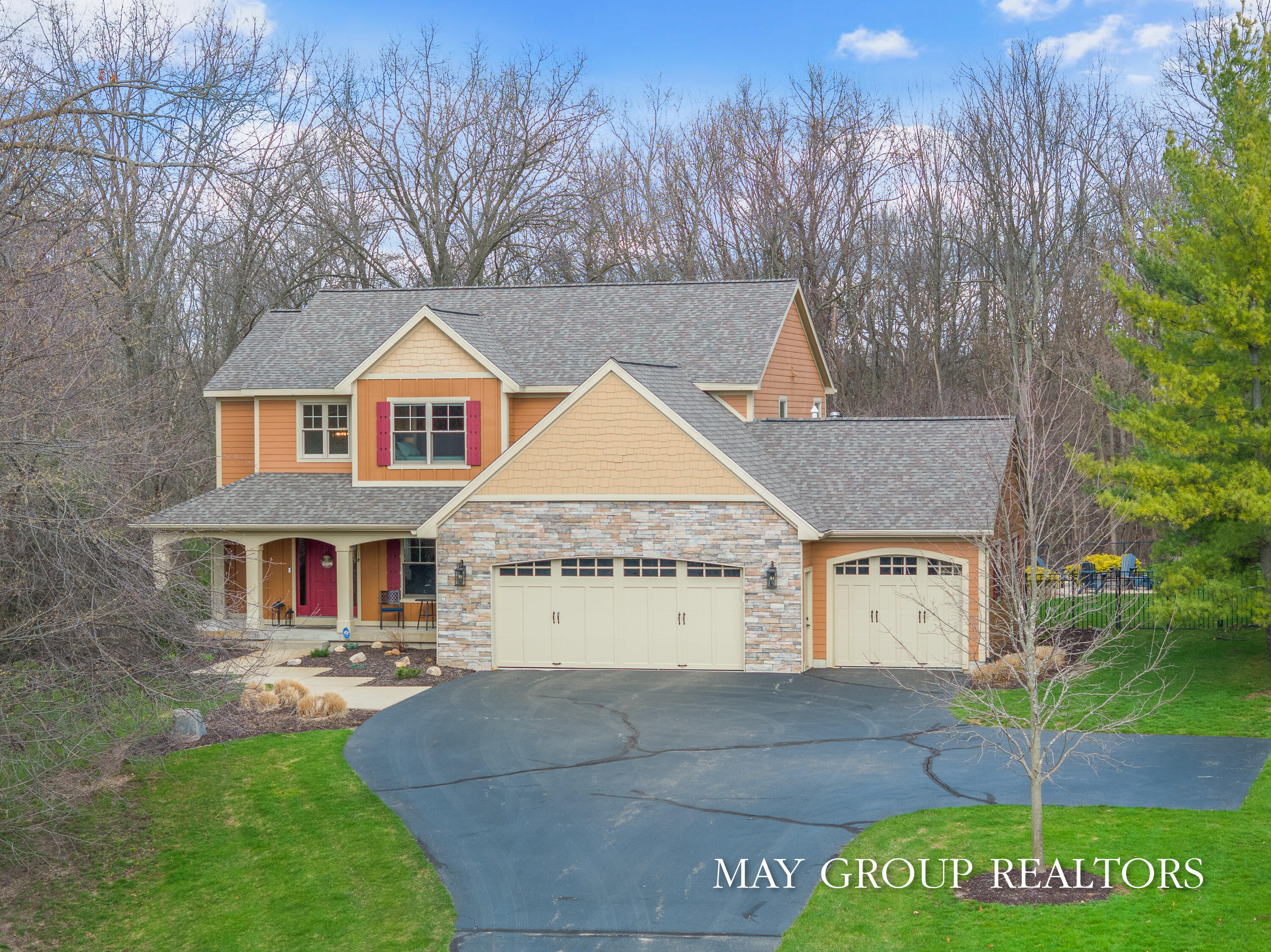 Ada, Michigan, 49301, United States, 5 Bedrooms Bedrooms, ,4 BathroomsBathrooms,Residential,Active,2036704