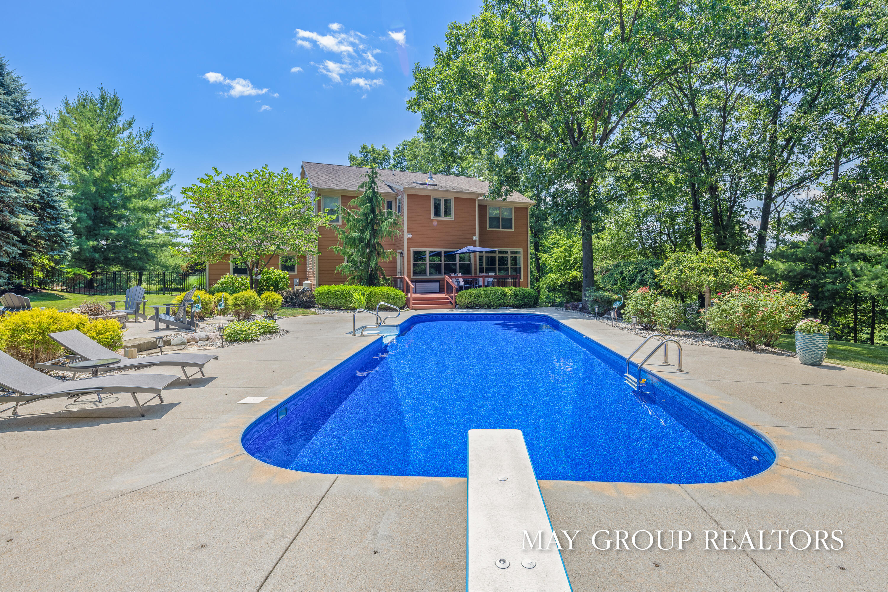 Ada, Michigan, 49301, United States, 5 Bedrooms Bedrooms, ,4 BathroomsBathrooms,Residential,Active,2036704